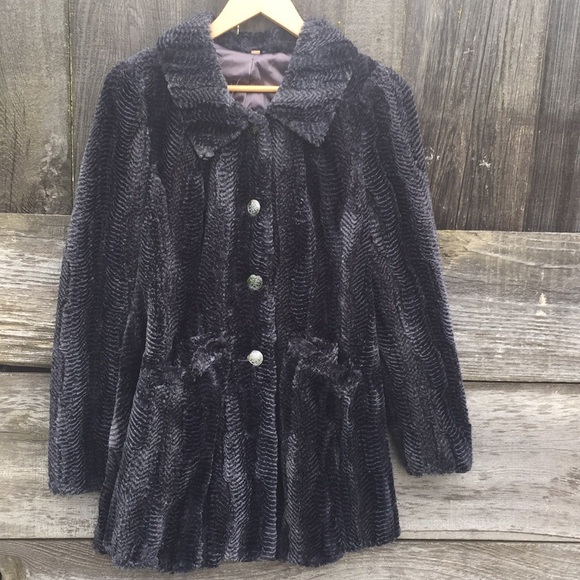 Free People Jackets & Blazers - Free People coat faux fur size 2